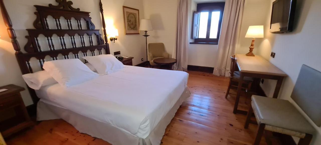 Parador De Gredos Наваредонда де Гредос Екстериор снимка
