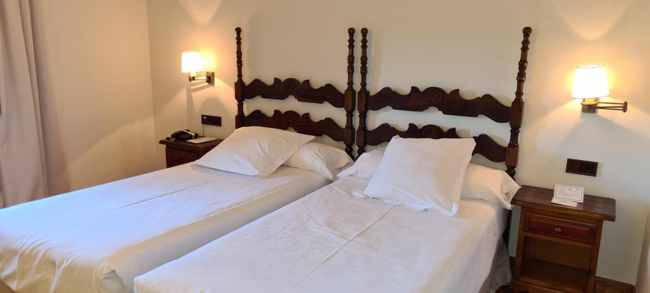 Parador De Gredos Наваредонда де Гредос Екстериор снимка