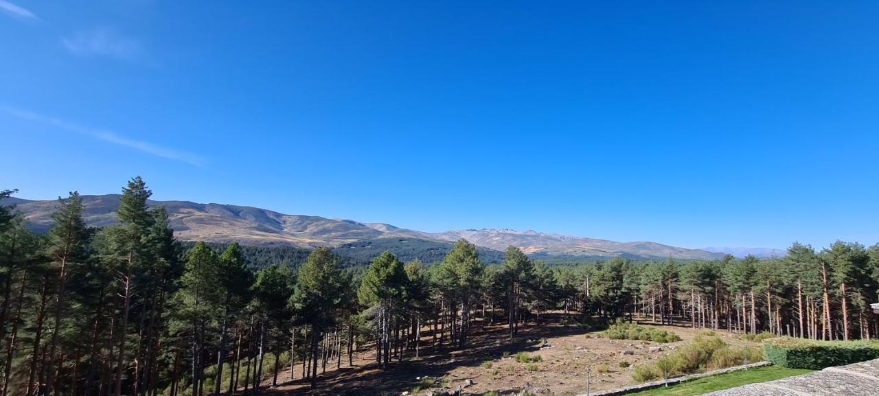 Parador De Gredos Наваредонда де Гредос Екстериор снимка