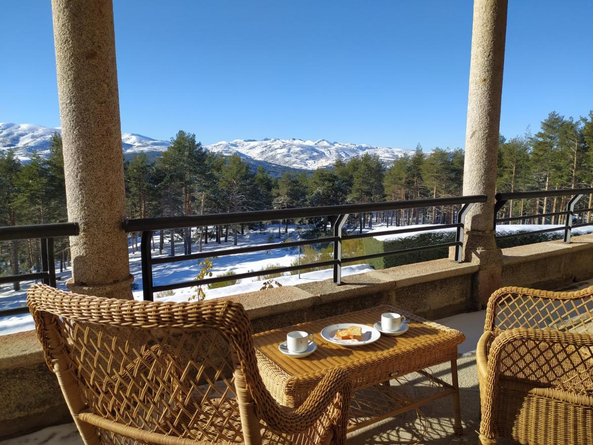 Parador De Gredos Наваредонда де Гредос Екстериор снимка