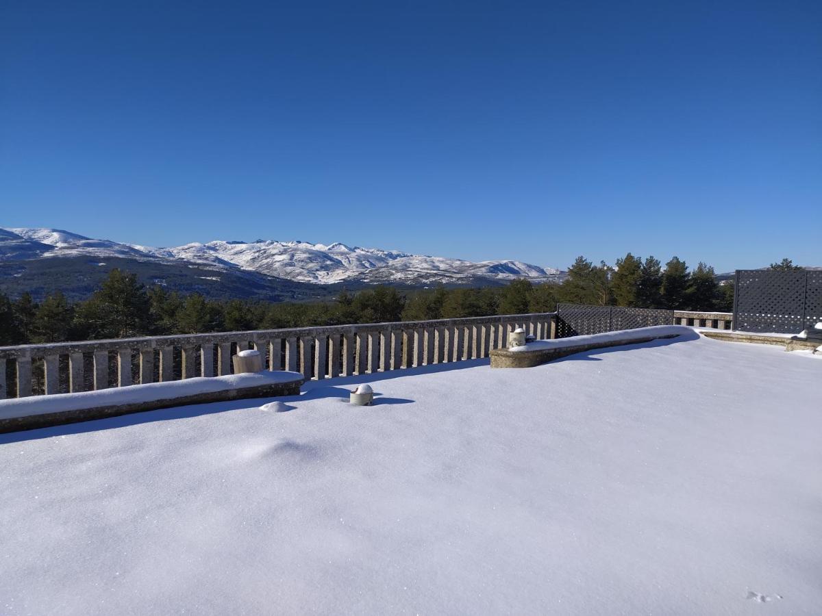 Parador De Gredos Наваредонда де Гредос Екстериор снимка