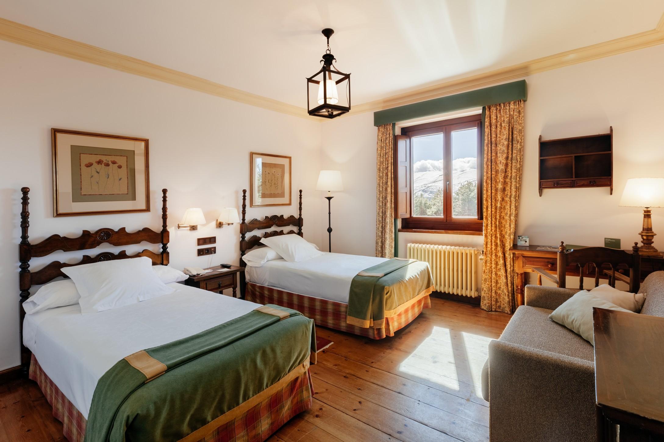 Parador De Gredos Наваредонда де Гредос Екстериор снимка