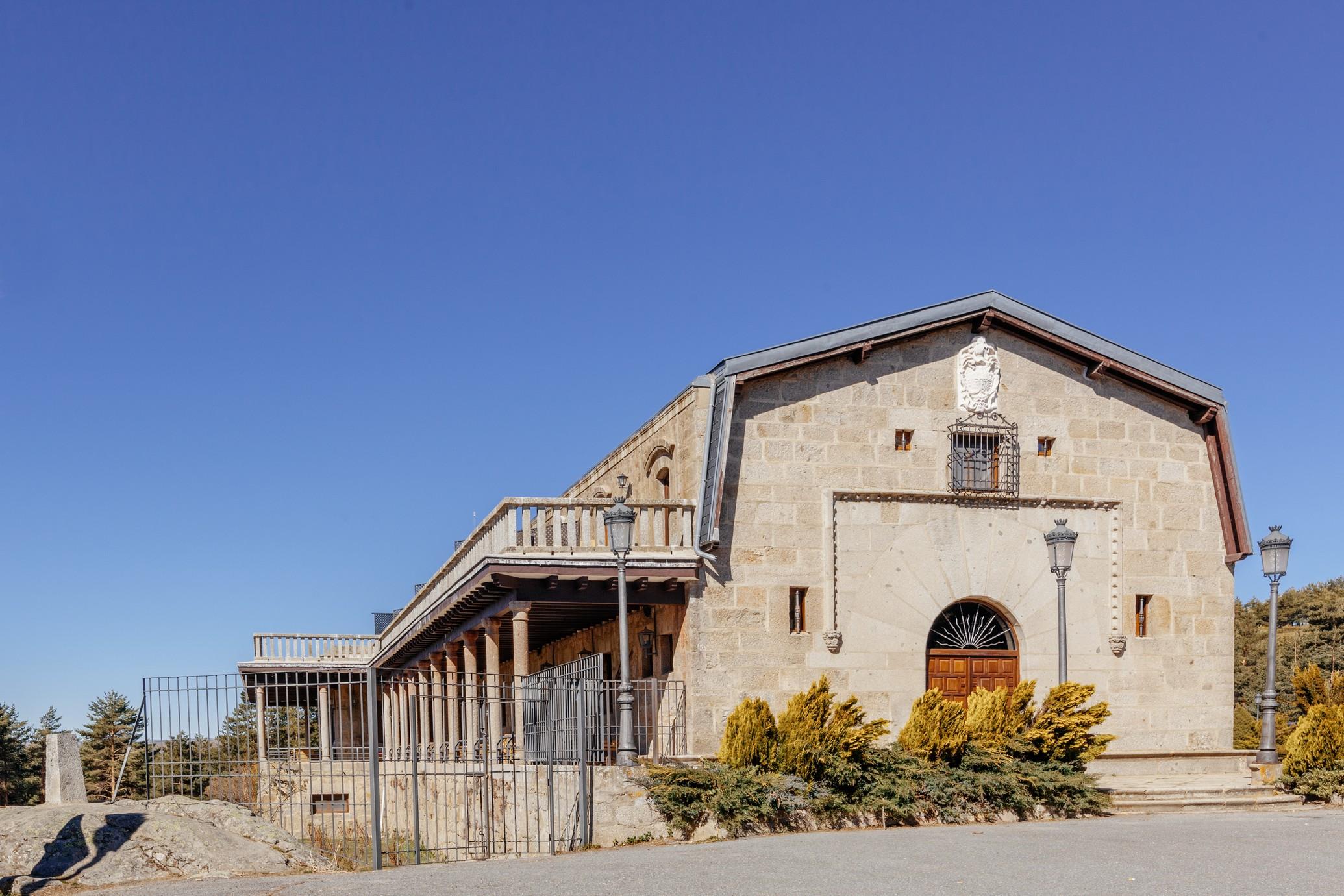 Parador De Gredos Наваредонда де Гредос Екстериор снимка
