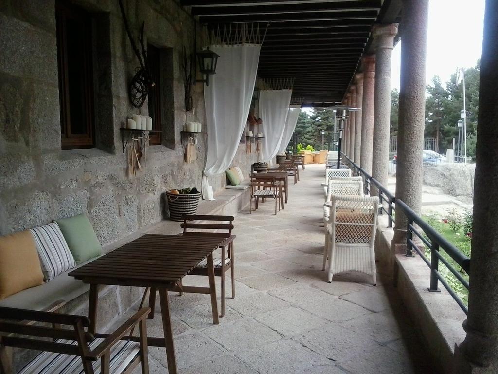 Parador De Gredos Наваредонда де Гредос Екстериор снимка