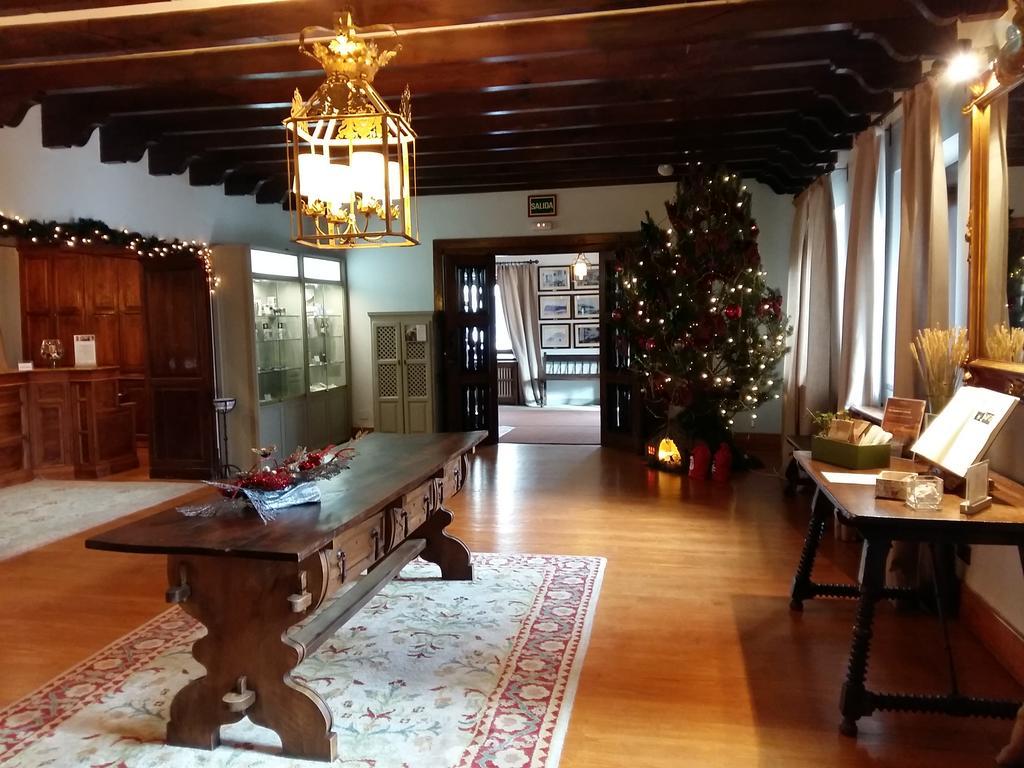 Parador De Gredos Наваредонда де Гредос Екстериор снимка