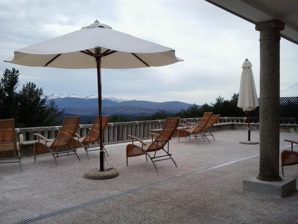 Parador De Gredos Наваредонда де Гредос Екстериор снимка