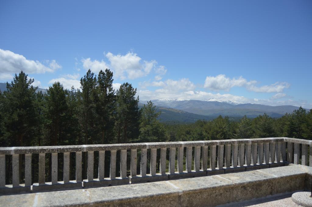 Parador De Gredos Наваредонда де Гредос Екстериор снимка