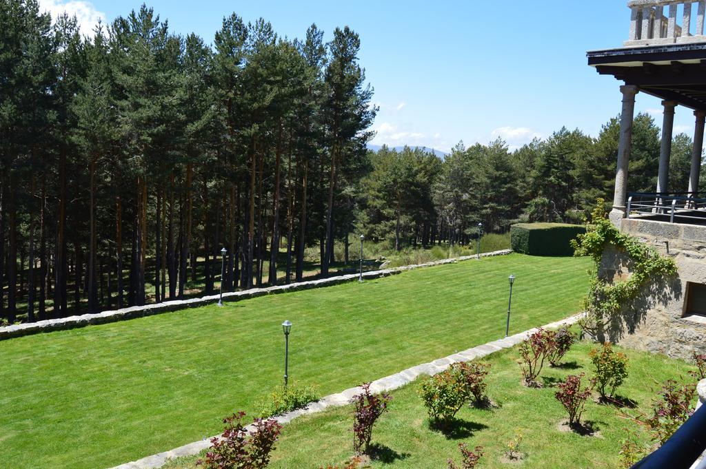 Parador De Gredos Наваредонда де Гредос Екстериор снимка