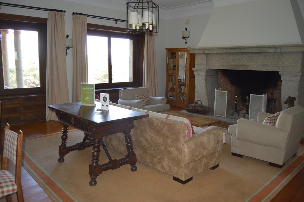 Parador De Gredos Наваредонда де Гредос Екстериор снимка