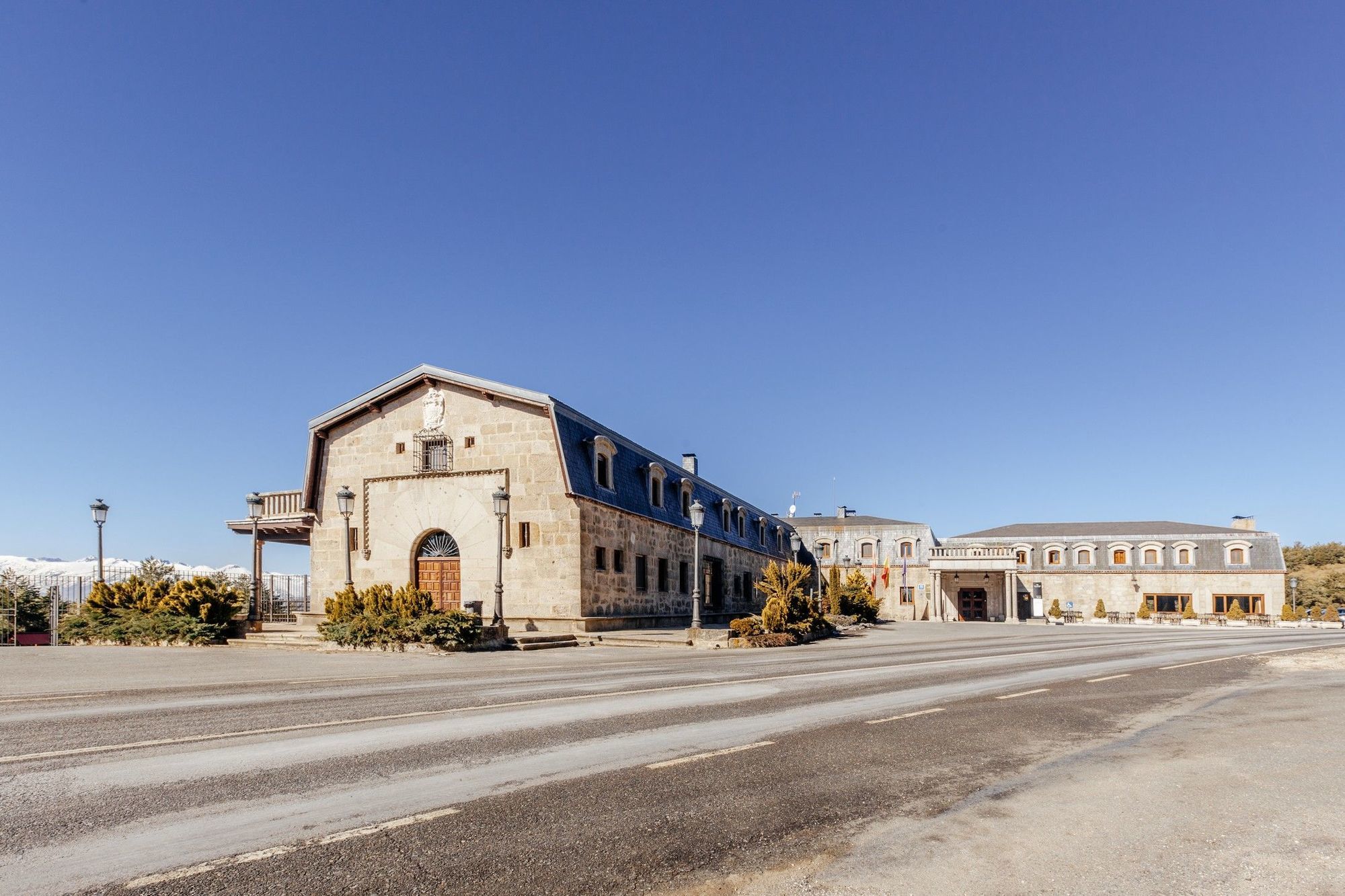 Parador De Gredos Наваредонда де Гредос Екстериор снимка